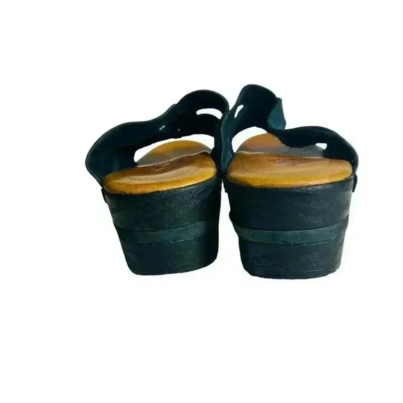 Zeeta Slip On Sandal Size 39 Cross Strap Blue Suede. - Picture 3 of 12